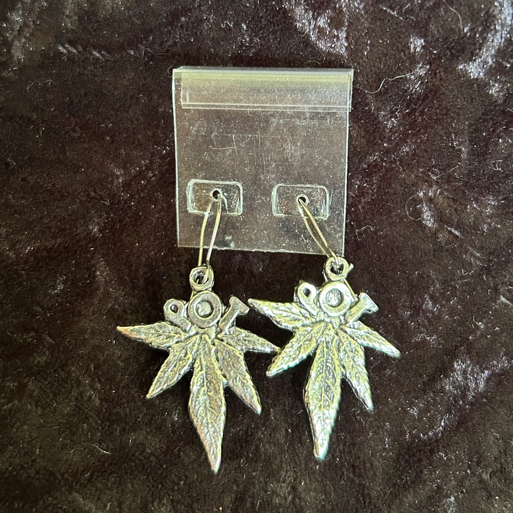 🍓VINTAGE DEADSTOCK POT EARRINGS WEED MARY JANE EARRINGS